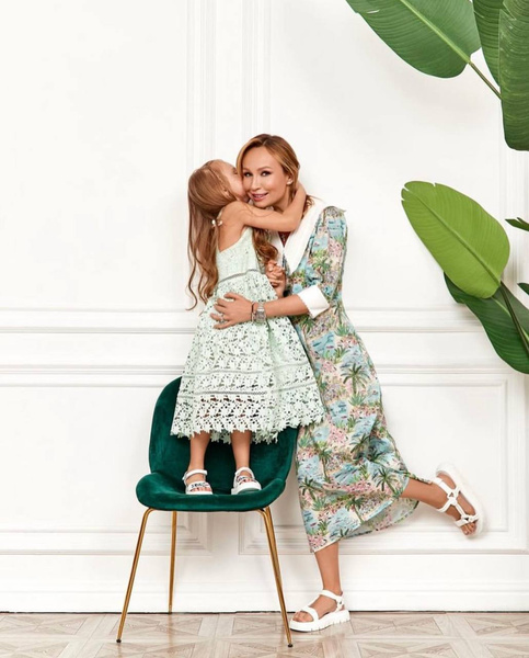 Танцы, оркестр и салют в центре Москвы: звездный визажист Ольга ...