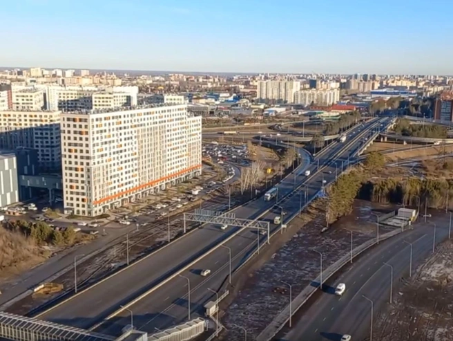 Даже не верится, что здесь стояли многокилометровые пробки | Источник: Олег Евграфов