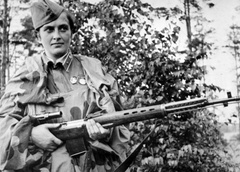 «Miss Pavlichenko»: за что американцы посвятили советской женщине песню