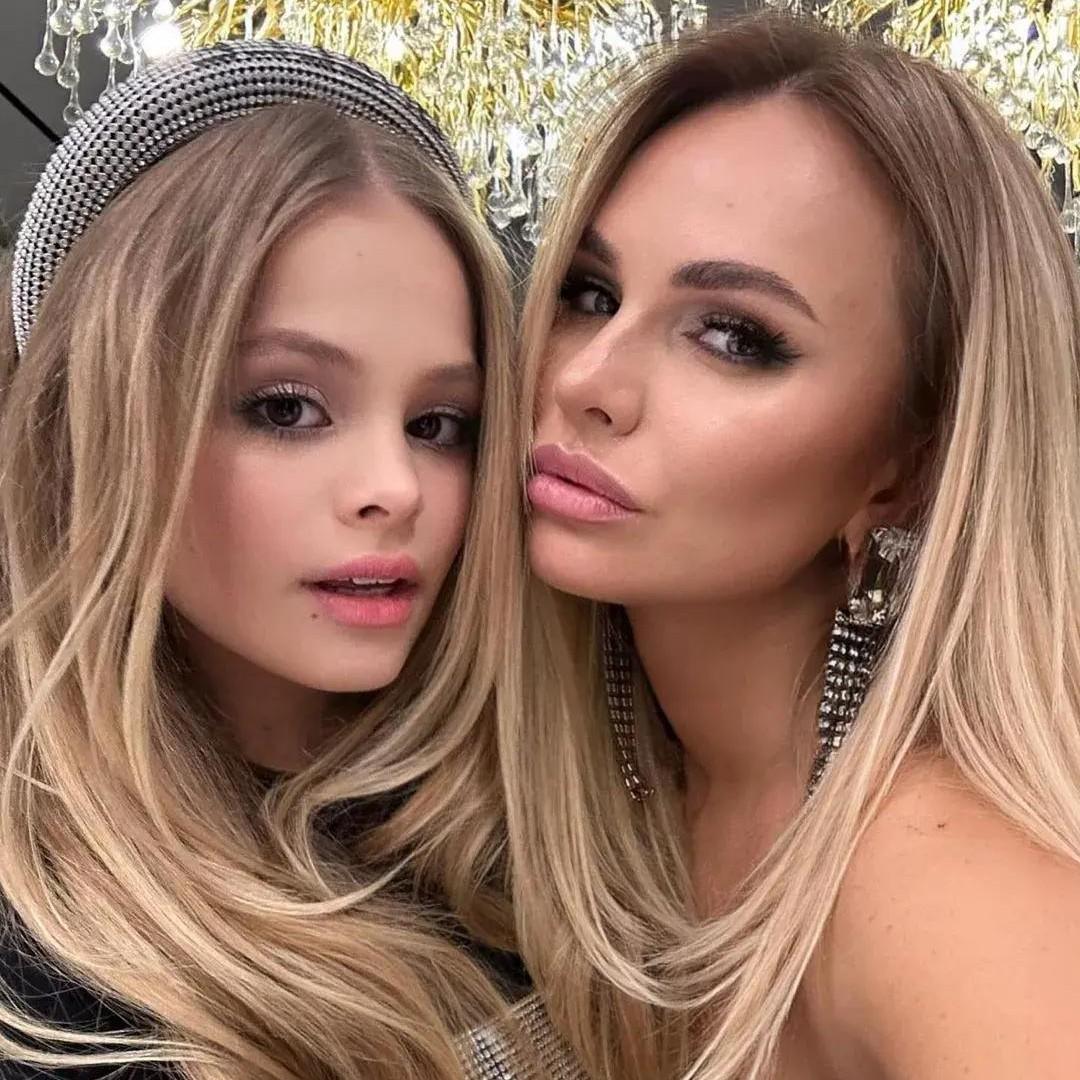 «Я просто хотела сесть на лавочку»: мама Миланы Стар сломала позвоночник, катаясь на коньках — видео