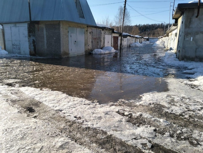 В гаражах вода стояла почти по крыши | Источник: Аша | VКурce / Vk.com