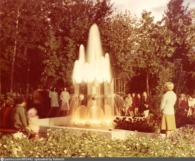 Светомузыкальный фонтан «Дорога в космос», 1980–1985 г. | Источник: Старый Курган