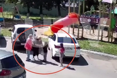 В Оренбурге оштрафовали пенсионерок за драку с девочками