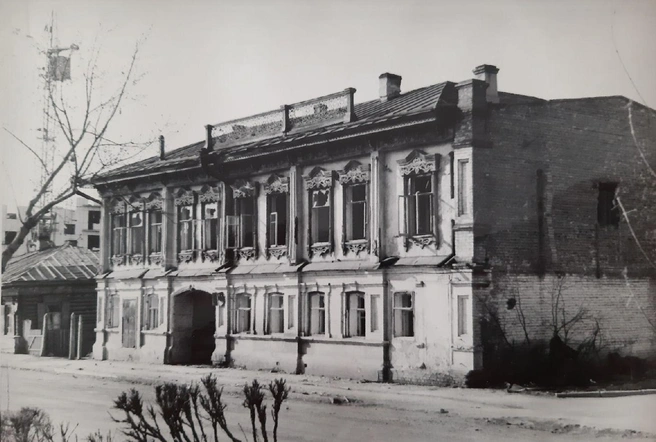 Дом на Володарского в 1970-е годы | Источник: Комитет по делам архивов Курганской области / vk.com