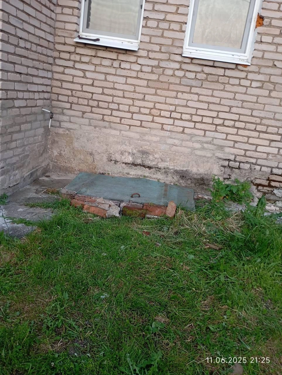 Так выглядела крышка, на которую залезла девочка | Источник: прокуратура