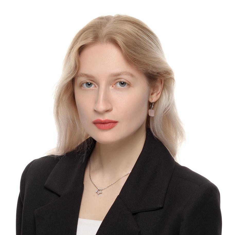 <p>Алина Попцова</p>