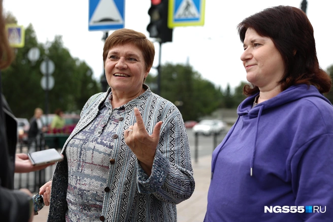 Иногда пенсионерам приходится отказываться от покупок из-за недостатка средств | Источник: Евгений Софийчук / NGS55.RU