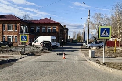 В Архангельске электросамокатчик-подросток попал под автомобиль