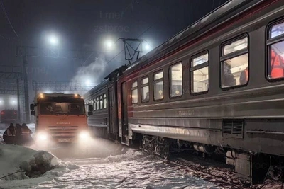 Поезд сошел с рельсов в Новосибирске