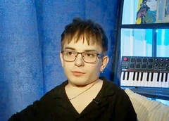 Звезда «Голоса» Плужников: «Настоящий диагноз мне поставили в 18 лет. Мои суставы разрушаются, кости деформируются»