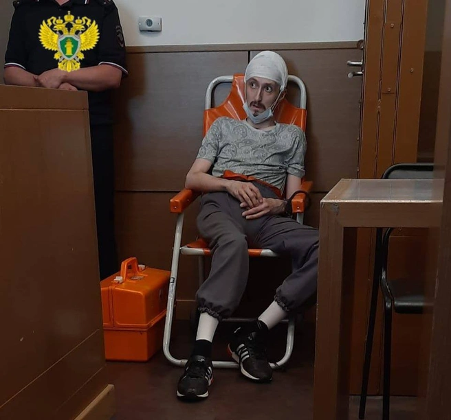 После задержания Демин провел 18 дней в реанимации — он получил пулю в голову после того, как открыл огонь по полиции | Источник: Прокуратура Москвы