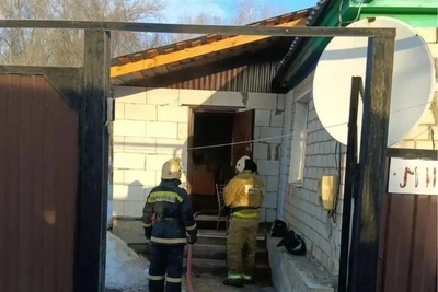 Короткое замыкание привело к пожару в Кувандыке, пострадала пенсионерка