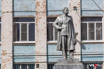А так эта школа выглядит сейчас | Источник: Константин Завриков / V1.RU