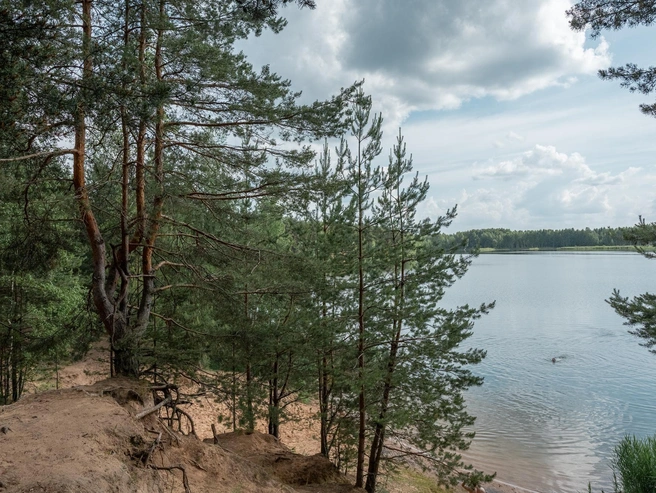 Прогулка вдоль берега — главное удовольствие на Прусовских карьерах | Источник: Александр Куренной / 76.RU