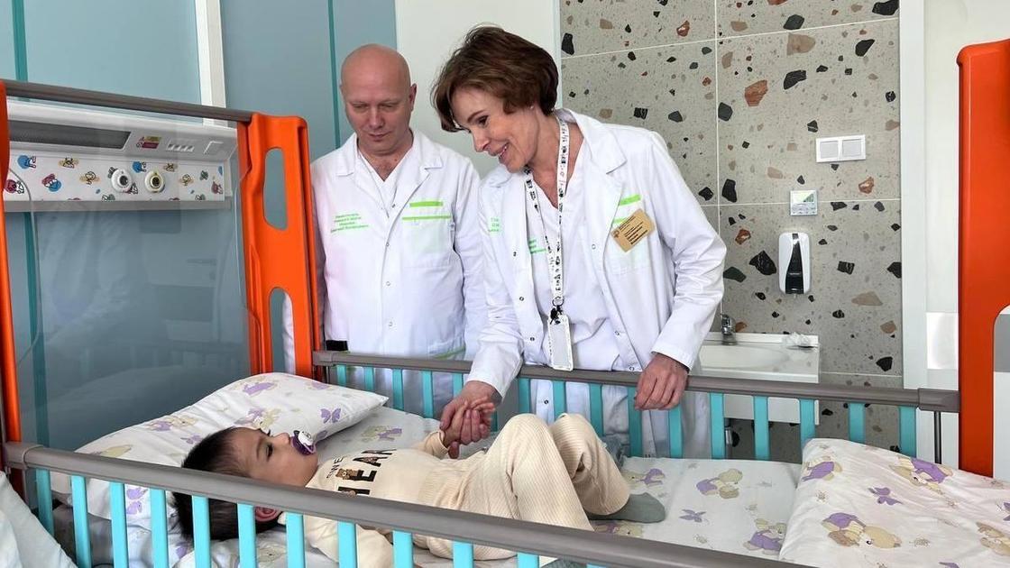 Как сейчас выглядит малыш, брошенный на пол наркоманом в Шереметьево