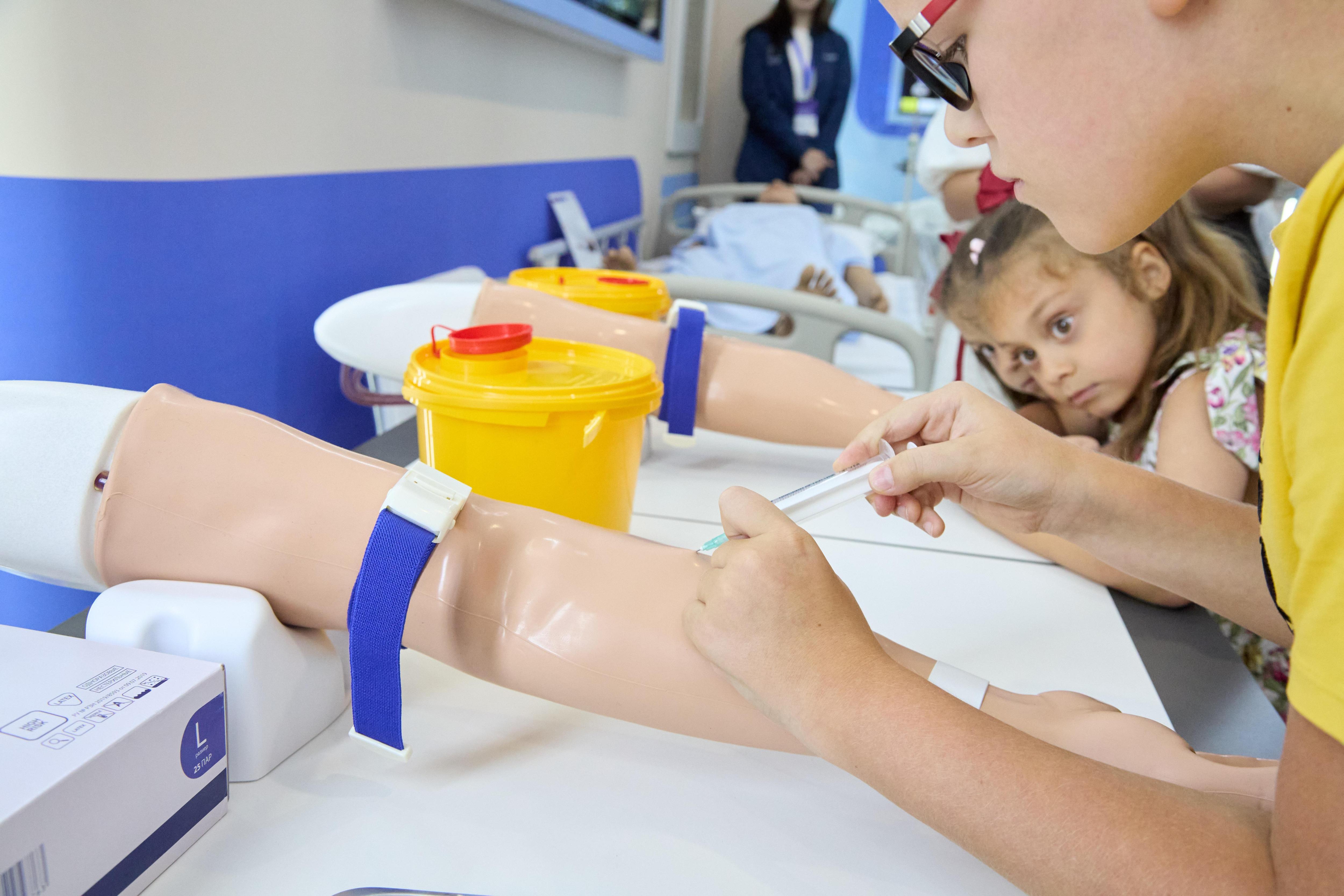 Rusko ministrstvo odobrilo uporabo dveh cepiv proti raku