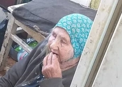 92-летняя старушка чуть не умерла от голода в заваленной мусором квартире