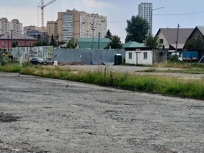На рынках в Тюмени всегда царила особая атмосфера. Здесь ее больше нет, как и самого рынка  | Источник: читатель 72.RU
