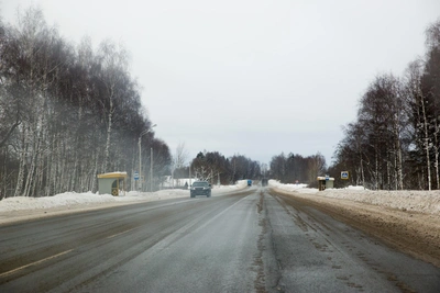 Водителей ХМАО предупреждают об опасной погоде на дорогах