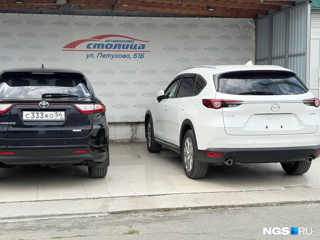 Торговцы отмечают: большинство сейчас предпочитают заказывать машины | Источник: Настасья Медведева / NGS.RU