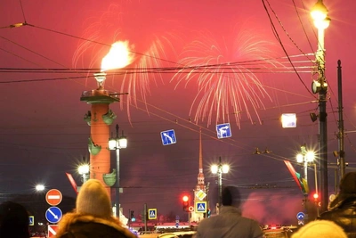 St. Petersburg marks blockade anniversary with fireworks over Neva