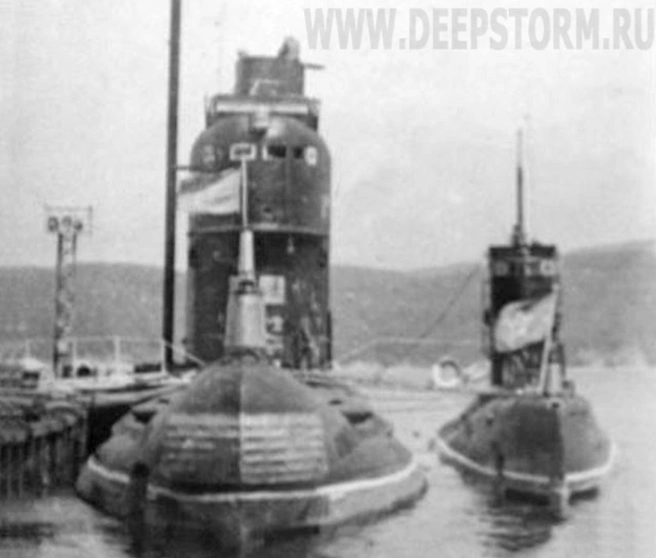 Подлодка К-126 проекта 629А и подлодка С-178 проекта 613 у пирса в заливе Владимир | Источник: В. Петров / Deepstorm.ru