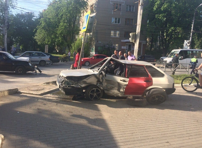 В полиции прокомментировали серьезное ДТП на улице Гагарина | ya62.ru