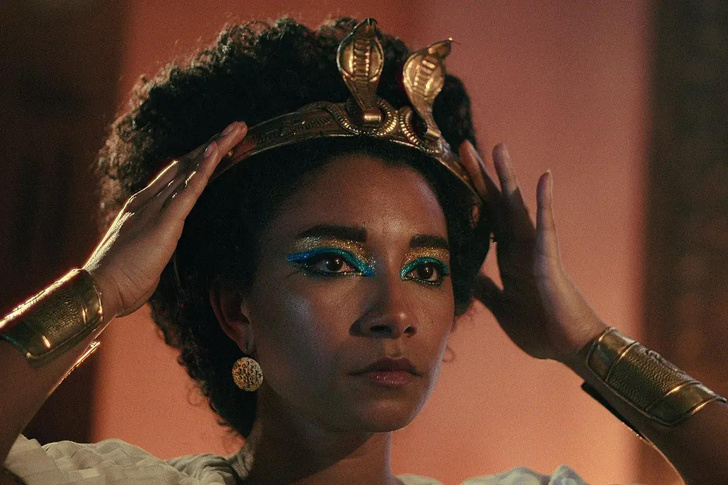 Как темнокожая актриса Адель Джеймс ответила на критику того, что она не похожа Клеопатру