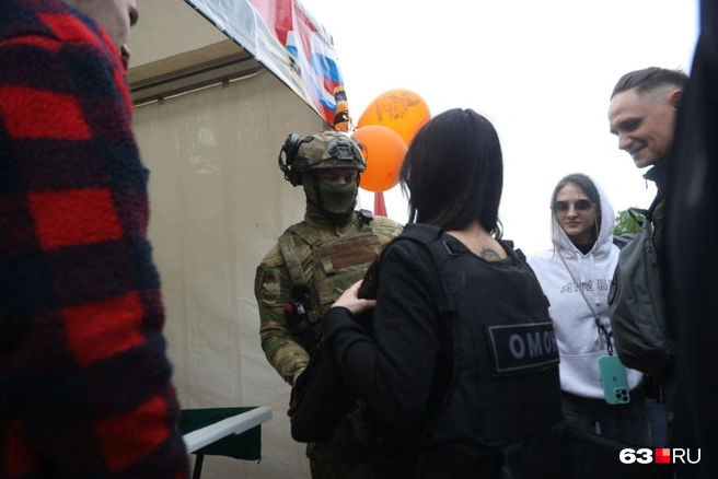 Можно поближе познакомиться с ОМОНом  | Источник: Роман Данилкин / 63.RU 