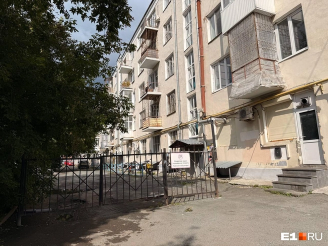 Во двор может зайти абсолютно любой | Источник: Дарья Костомина / E1.RU
