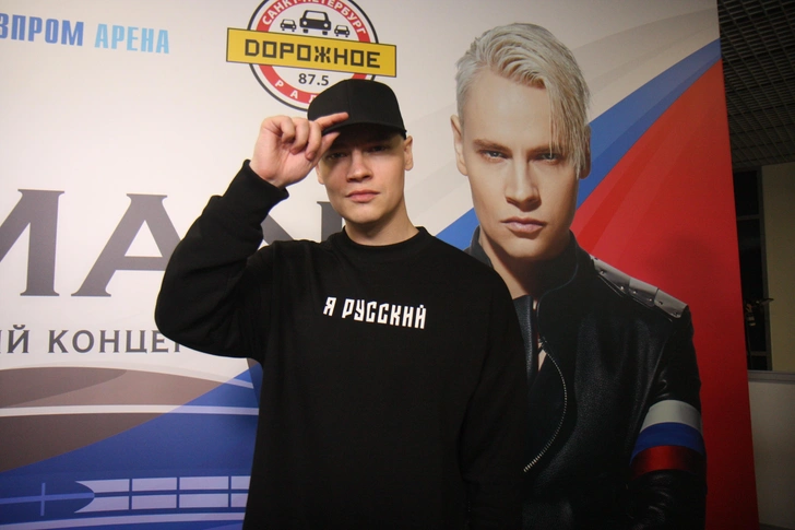 Певец говорит, что работы Фадеева божественны