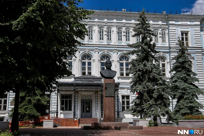 Ректор вуза предложил бесплатное обучение за подписание контракта | Источник: Наталья Бурухина / NN.RU