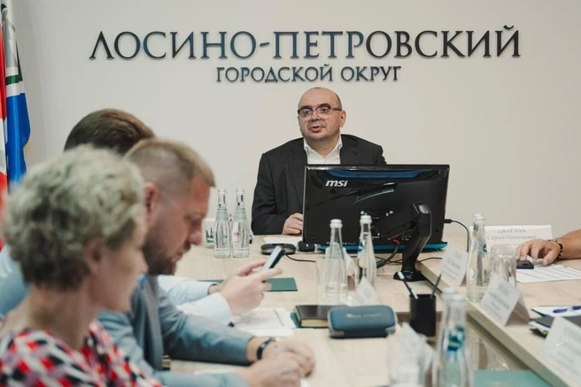 С 2022 года Лосино-Петровским управляет 54-летний Сергей Джеглав | Источник: Сергей Джеглав / Vk.com