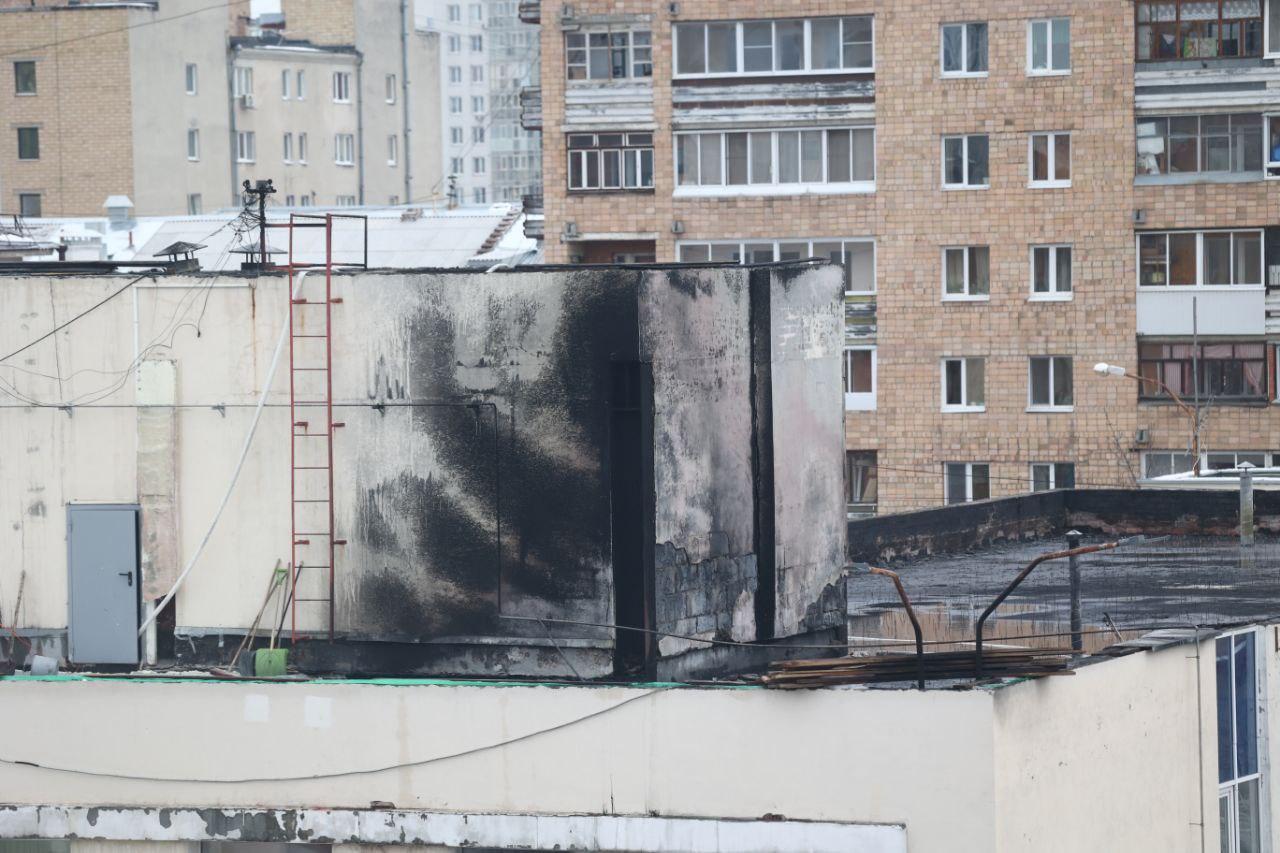 В центре Екатеринбурга вспыхнула больница. Собрали всё, что известно о пожаре 