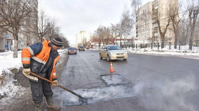 Ремонтировать ямы зимой — неправильно, считают ярославские дорожные активисты | Источник: мэрия Ярославля