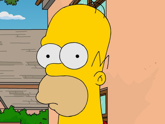 Как выглядит человек, который озвучивает Гомера Симпсона