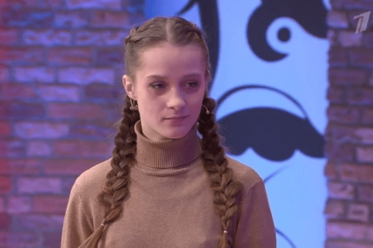 19-летнюю сироту и мать-одиночку Ксению Патрушеву разоблачили в шоу «Мужское и женское»