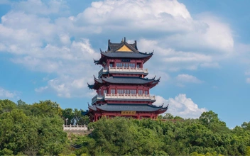 Пожег, называется, благовония: турист спалил старинный храм в Китае