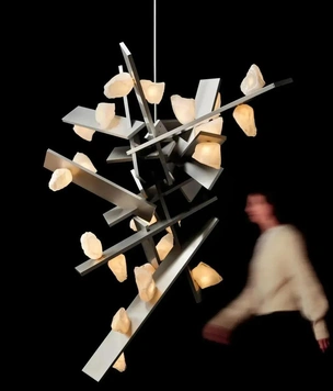 «Андромеда» на потолке: новые светильники Линдси Адельман