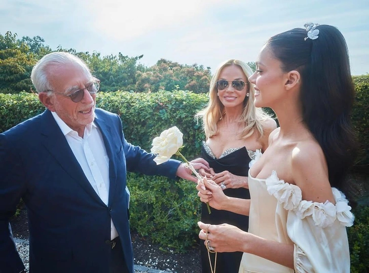 Никола Пельтц вместе с оцтом Нельсоном Пельтц | Источник: Instagram / Nicola Anne Peltz Beckham