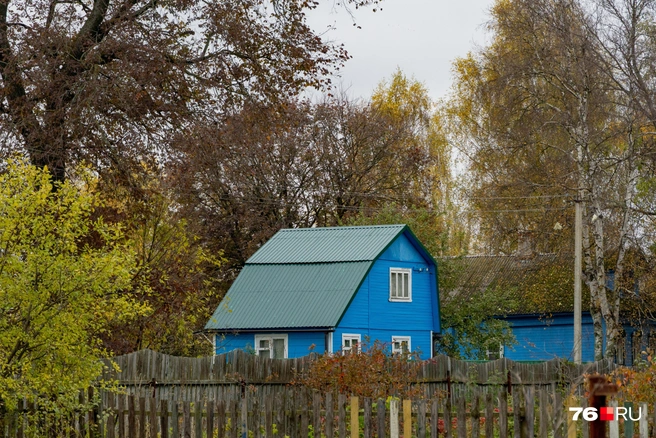 Домики идеально вписываются в окружение | Источник: Кирилл Поверинов / 76.RU