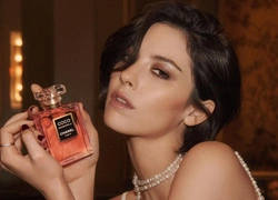 Грейси Абрамс — икона зумеров и новая Coco Mademoiselle