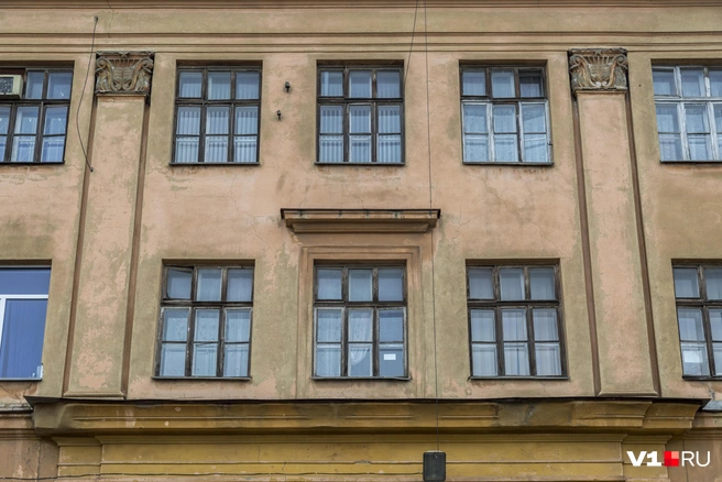 А вы бы пошли работать учителем за такие деньги? | Источник: Константин Завриков / V1.RU