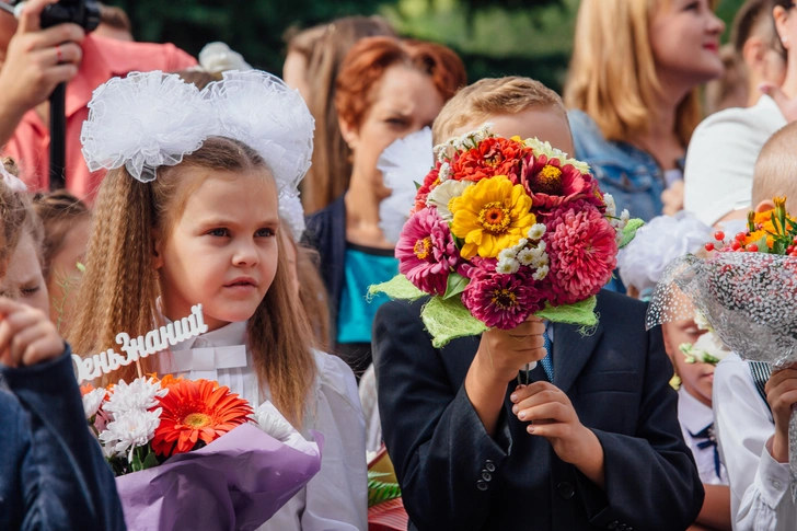 Что подарить учителю на 1 сентября: 12 гениальных идей до полутора тысяч рублей