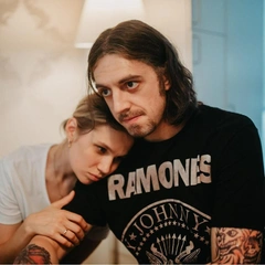 Жил на две семьи и развелся со скандалом: что известно о личной жизни Константина Плотникова, сыгравшего Горшка в сериале «Король и шут»