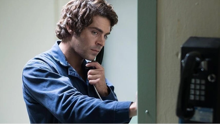 Зак Эфрон в роли Тэда Банди | Источник: Кадр из фильма «Красивый, плохой, злой»