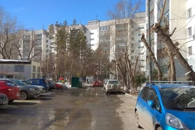 Подростки-хулиганы терроризируют дом в Тюмени