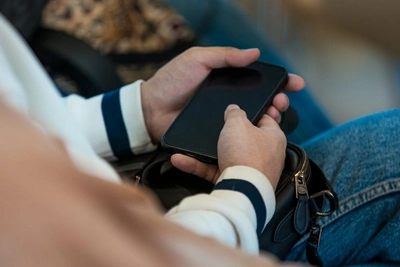 Щеглова поручила проработать запрет гаджетов в школах Читы