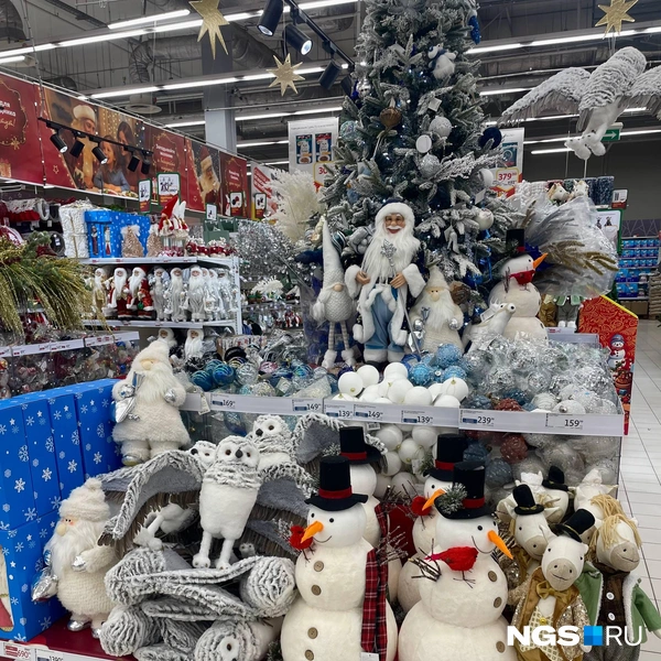 Снеговики, совы и лошади в ассортименте, от 1390 рублей | Источник: Алёна Золотухина / NGS.RU