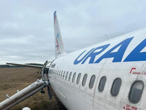 «Помогают женщинам и детям? Бегут!»: как мужчины спасли себя во время аварийной посадки рейса Сочи — Омск